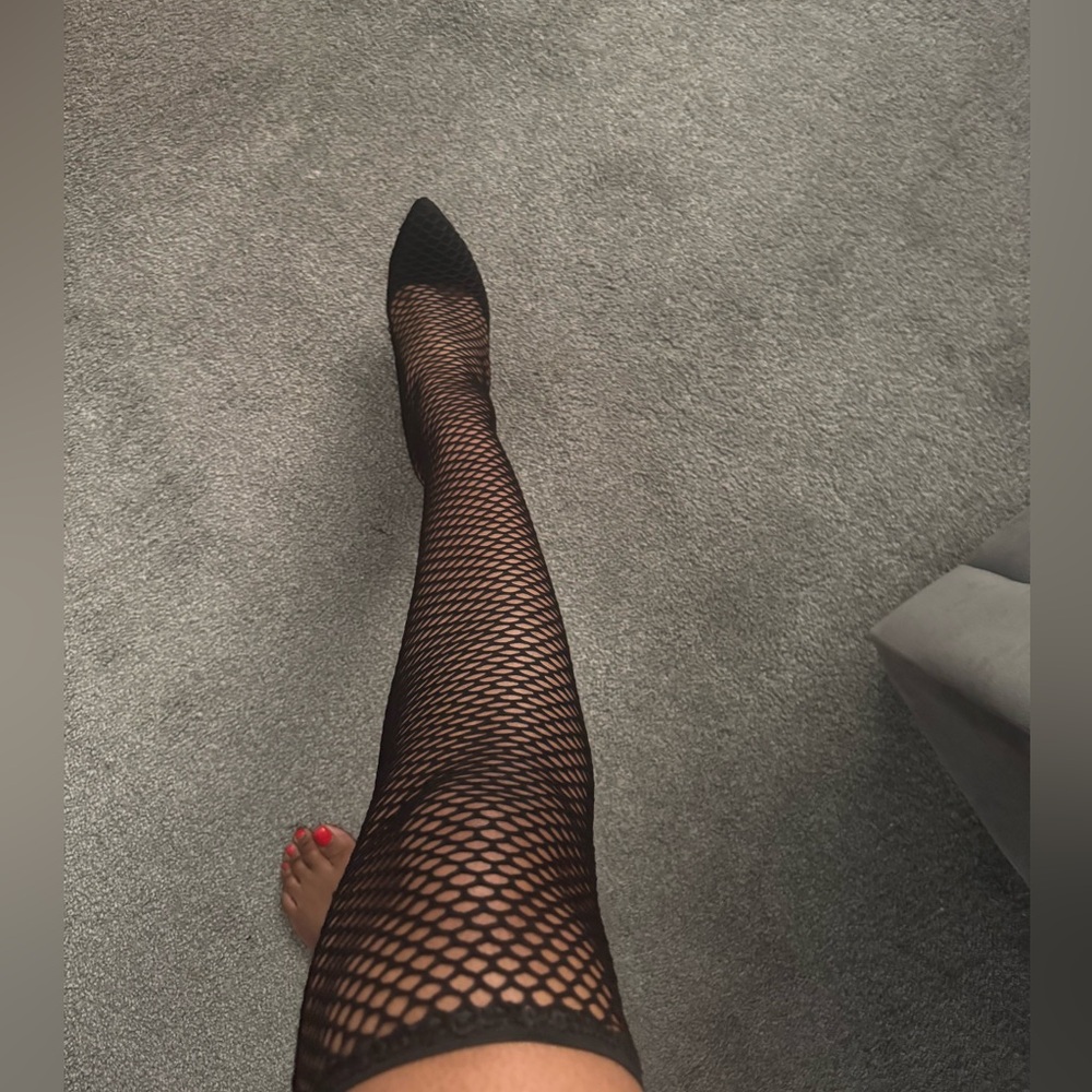Elegant Black Fishnet Tights